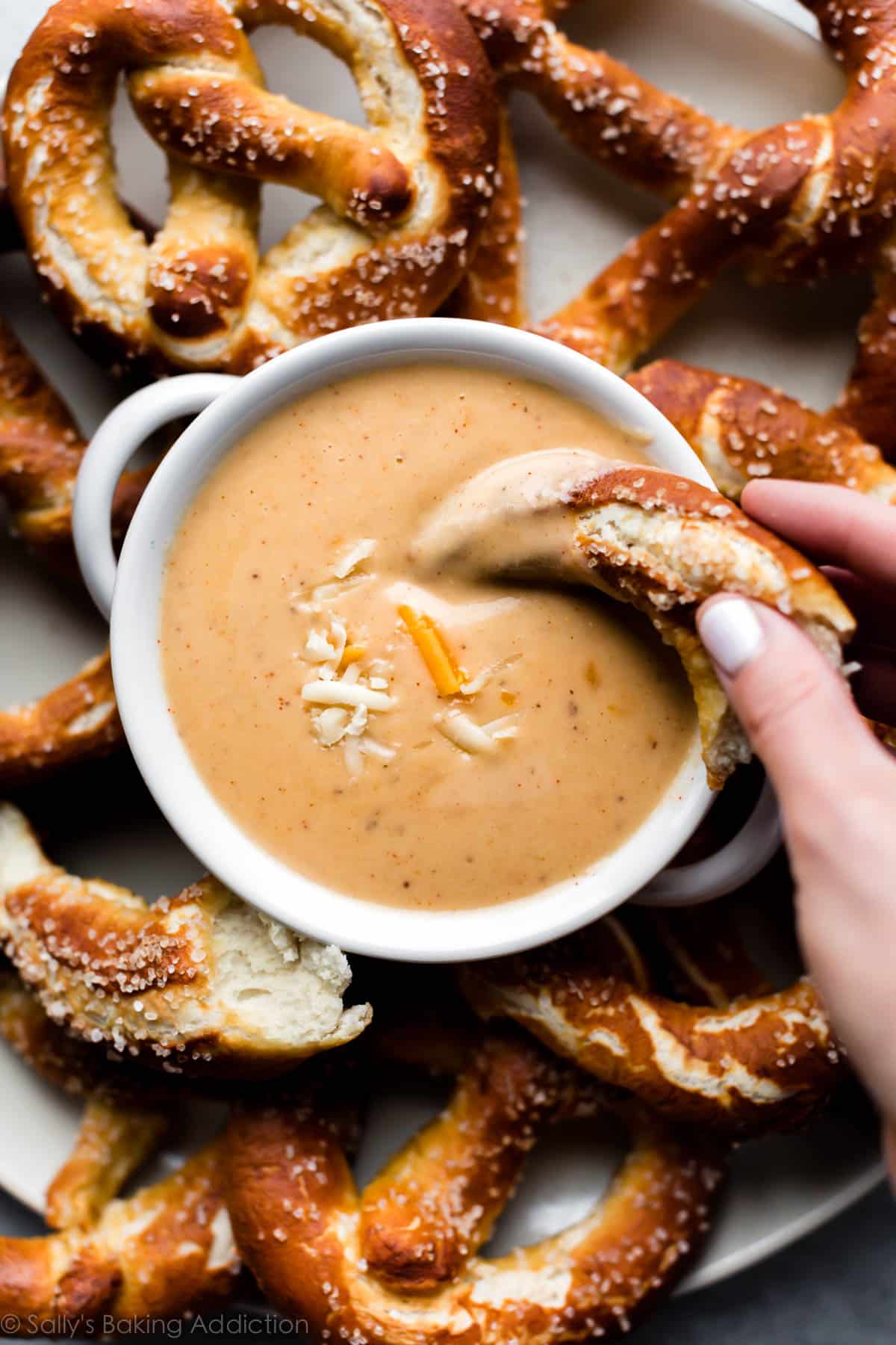Brewery-Inspired Beer Cheese Dip: Flavorful & Easy Recipe